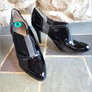 Nine West Black 4 inch Heels, size 8